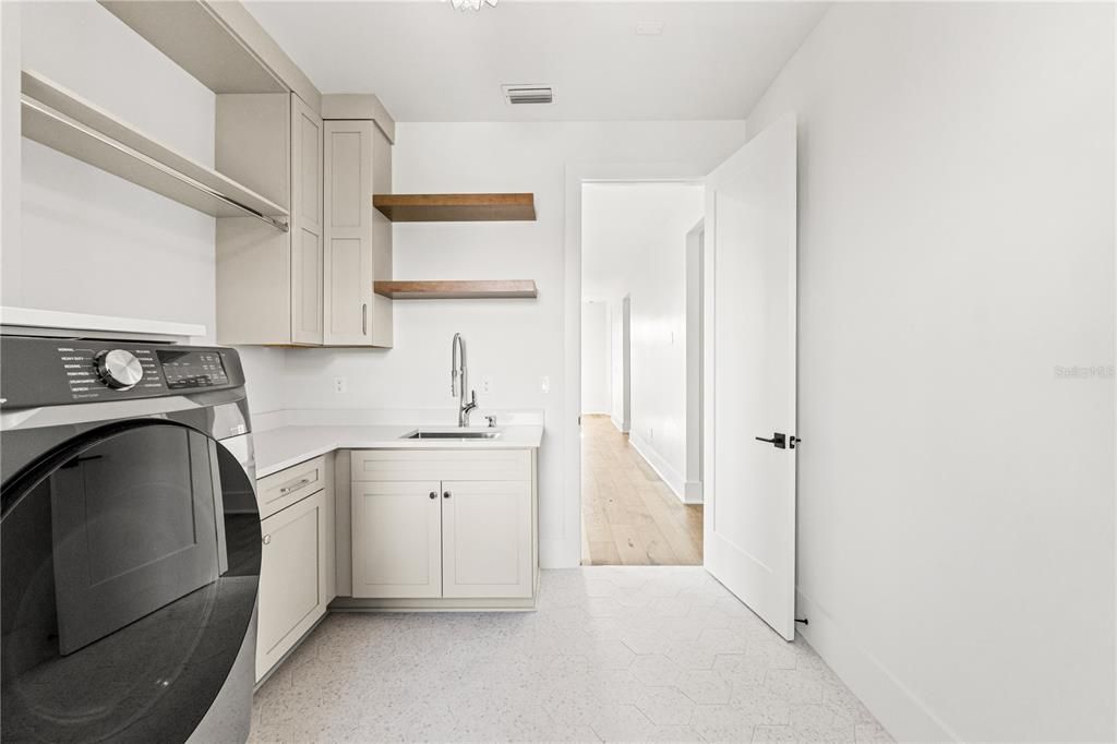 En Renta: $21,500 (6 camas, 5 baños, 3960 Pies cuadrados)