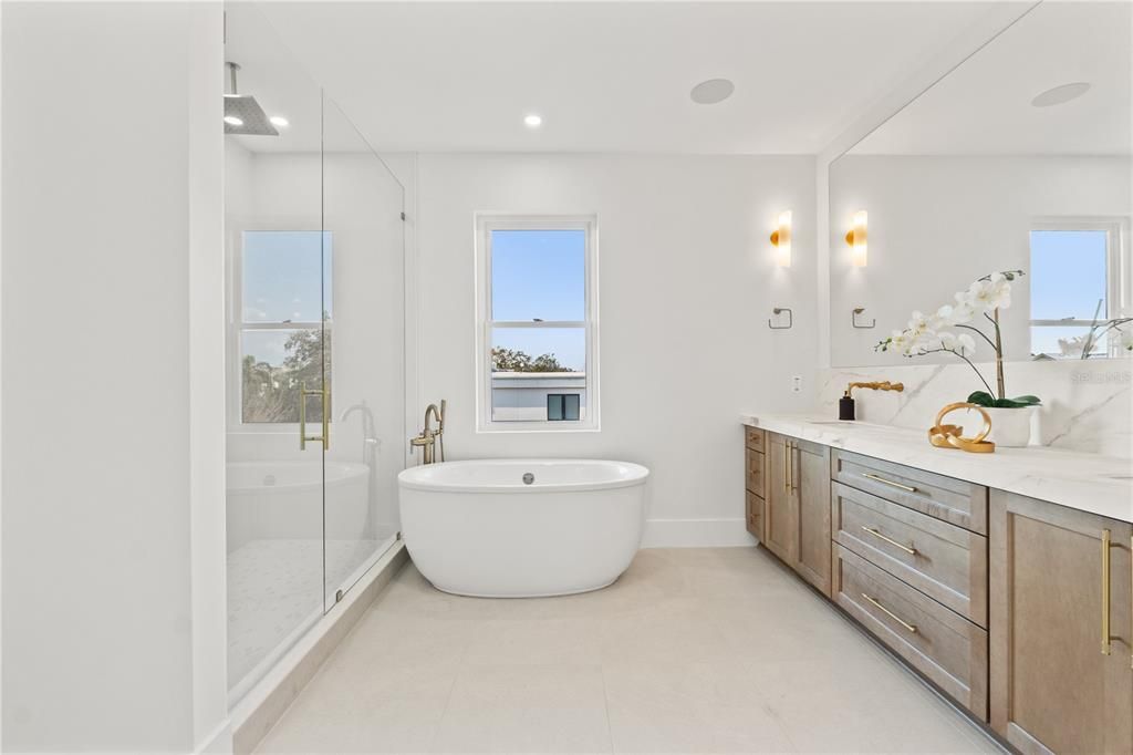 En Renta: $21,500 (6 camas, 5 baños, 3960 Pies cuadrados)