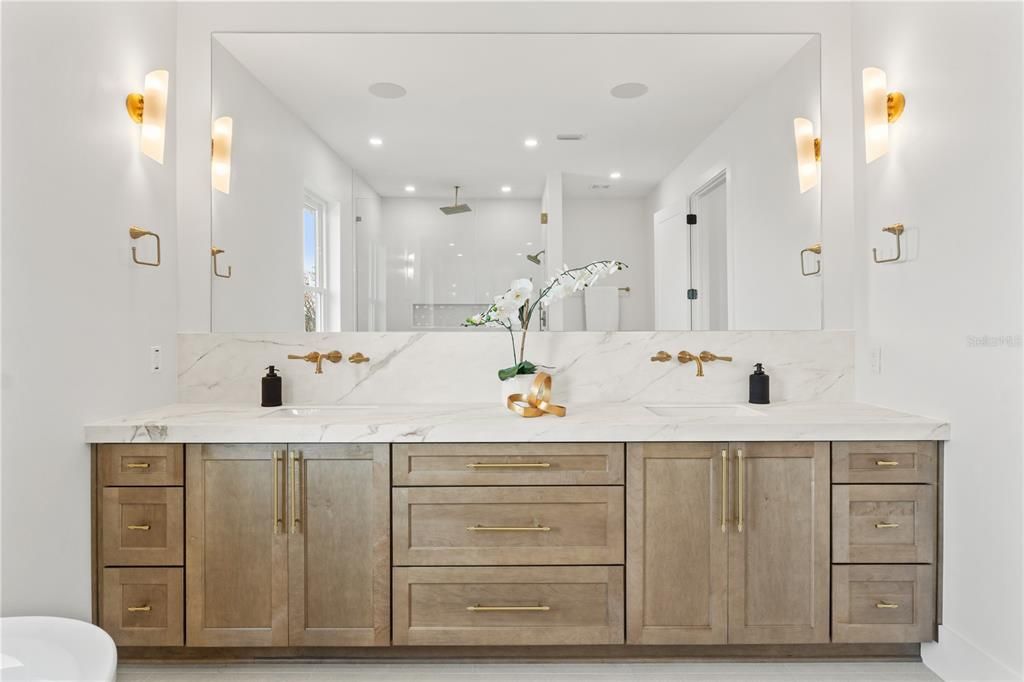 En Renta: $21,500 (6 camas, 5 baños, 3960 Pies cuadrados)