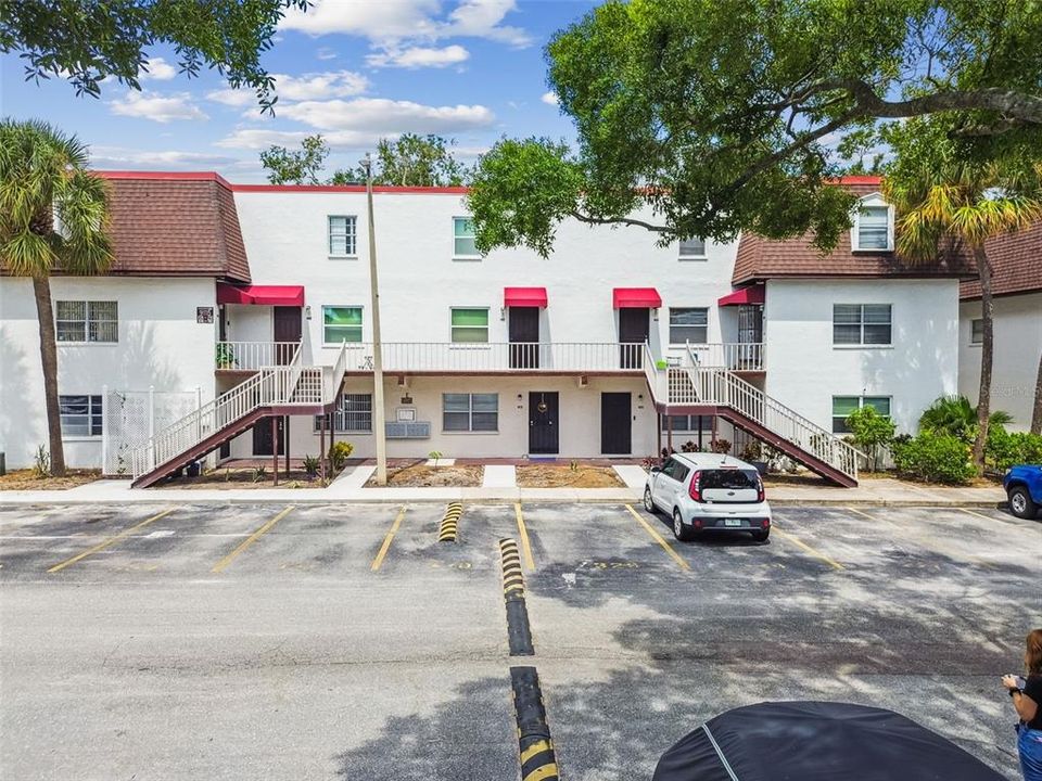 For Sale: $130,000 (1 beds, 1 baths, 760 Square Feet)