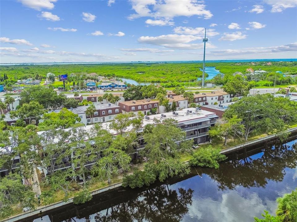 For Sale: $130,000 (1 beds, 1 baths, 760 Square Feet)