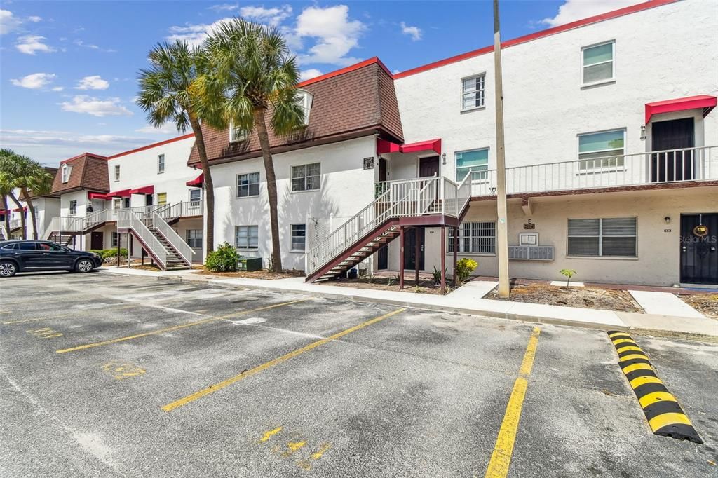 For Sale: $130,000 (1 beds, 1 baths, 760 Square Feet)