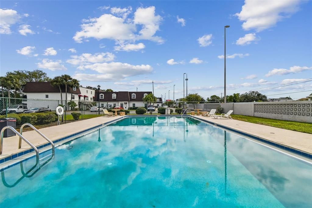 For Sale: $130,000 (1 beds, 1 baths, 760 Square Feet)