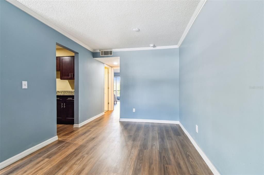 For Sale: $130,000 (1 beds, 1 baths, 760 Square Feet)