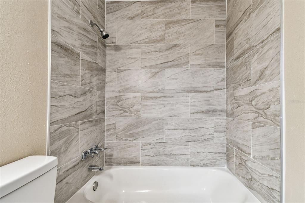 For Sale: $130,000 (1 beds, 1 baths, 760 Square Feet)