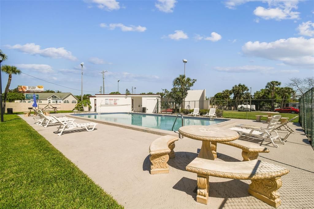 For Sale: $130,000 (1 beds, 1 baths, 760 Square Feet)