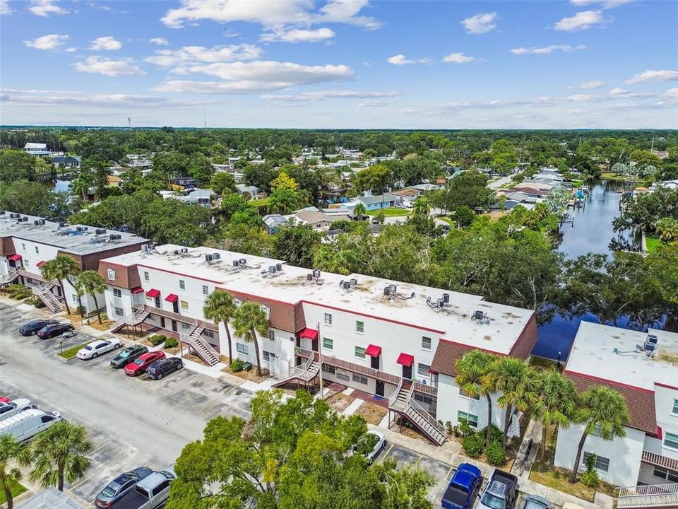 For Sale: $130,000 (1 beds, 1 baths, 760 Square Feet)