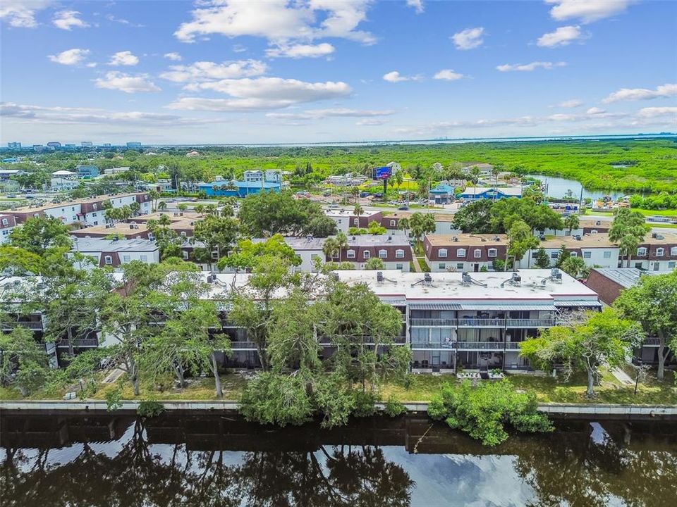 For Sale: $130,000 (1 beds, 1 baths, 760 Square Feet)