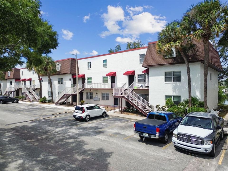 For Sale: $130,000 (1 beds, 1 baths, 760 Square Feet)