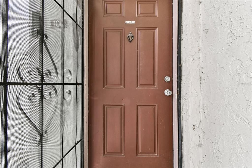 For Sale: $130,000 (1 beds, 1 baths, 760 Square Feet)