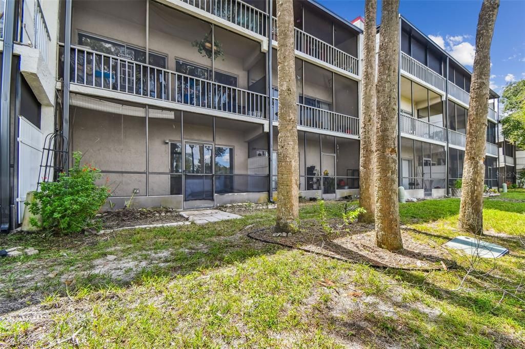 For Sale: $130,000 (1 beds, 1 baths, 760 Square Feet)