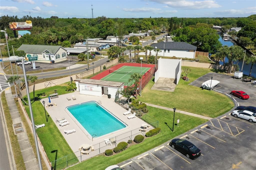 For Sale: $130,000 (1 beds, 1 baths, 760 Square Feet)