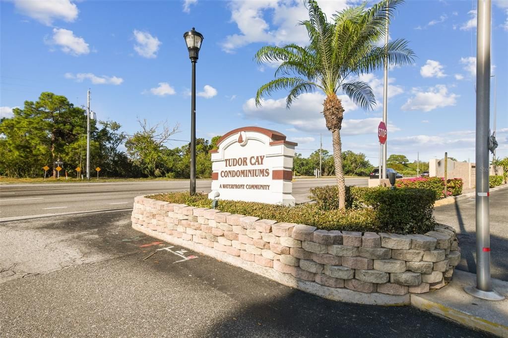 For Sale: $130,000 (1 beds, 1 baths, 760 Square Feet)