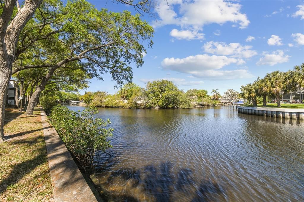 For Sale: $130,000 (1 beds, 1 baths, 760 Square Feet)