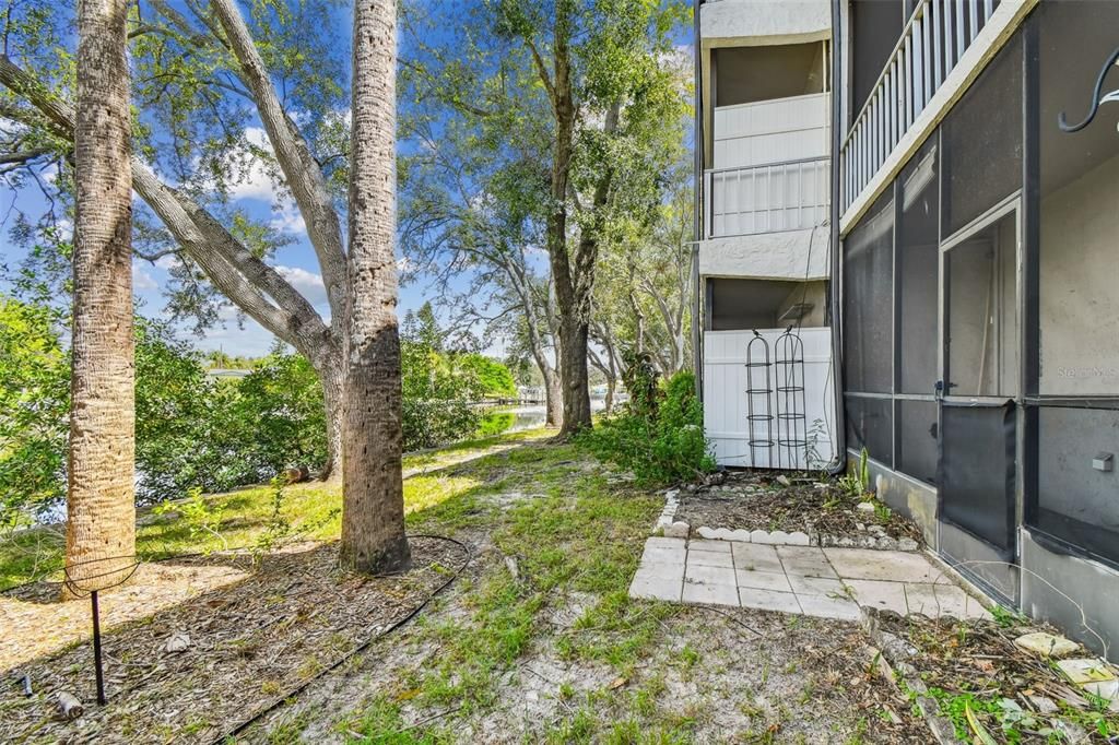 For Sale: $130,000 (1 beds, 1 baths, 760 Square Feet)