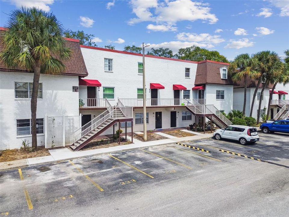 For Sale: $130,000 (1 beds, 1 baths, 760 Square Feet)