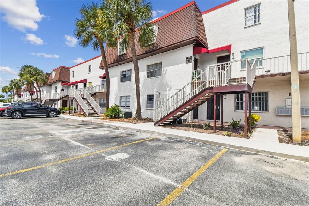 Active With Contract: $110,000 (1 beds, 1 baths, 760 Square Feet)