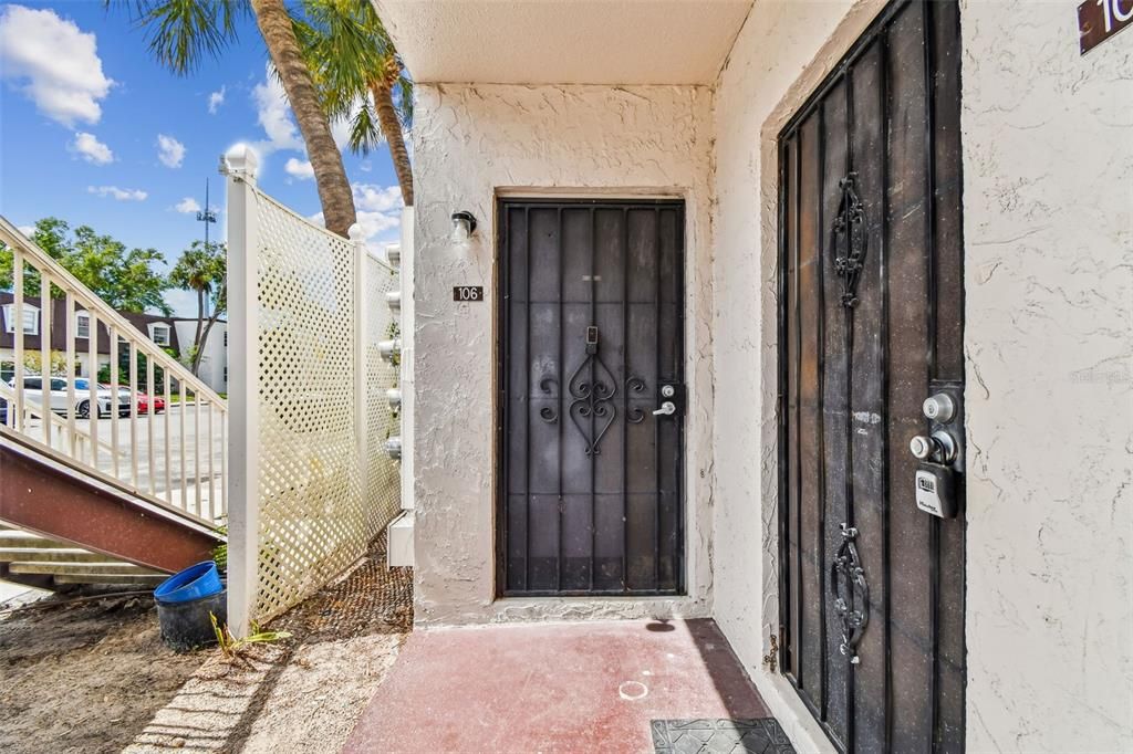 For Sale: $130,000 (1 beds, 1 baths, 760 Square Feet)