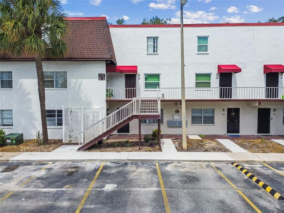 For Sale: $130,000 (1 beds, 1 baths, 760 Square Feet)