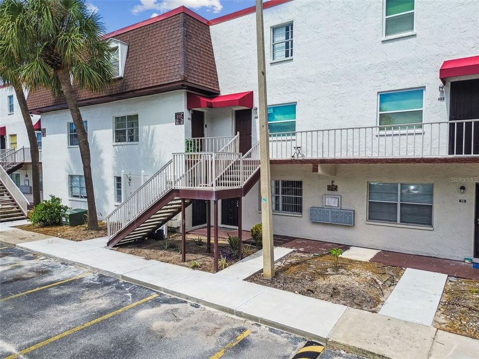 For Sale: $130,000 (1 beds, 1 baths, 760 Square Feet)