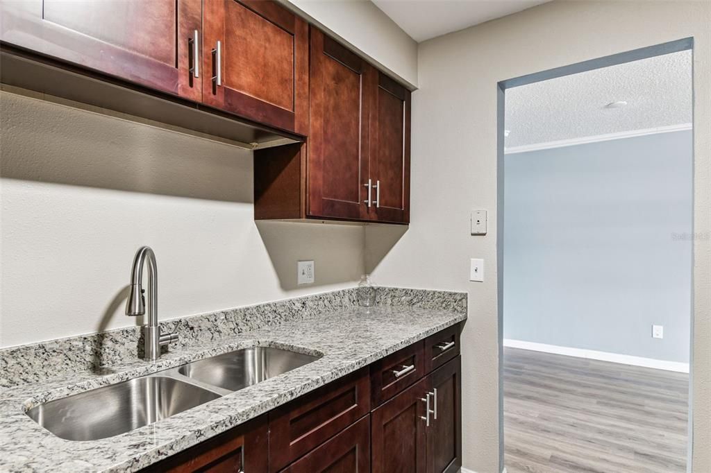 For Sale: $130,000 (1 beds, 1 baths, 760 Square Feet)