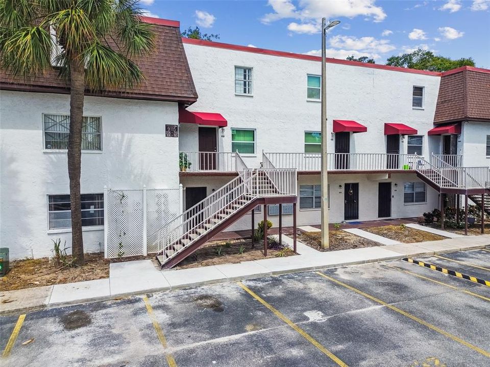 For Sale: $130,000 (1 beds, 1 baths, 760 Square Feet)