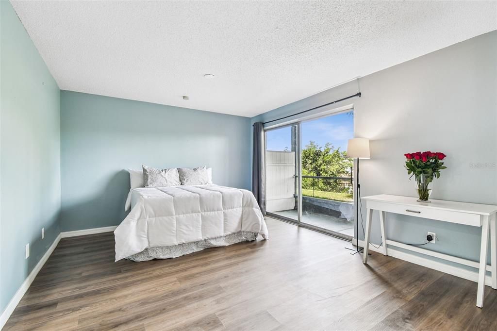 For Sale: $130,000 (1 beds, 1 baths, 760 Square Feet)