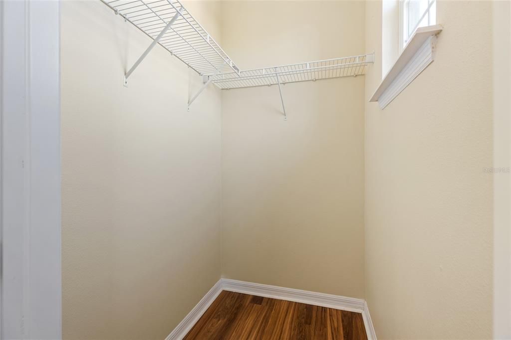 合同活跃: $749,900 (5 贝兹, 4 浴室, 4259 平方英尺)