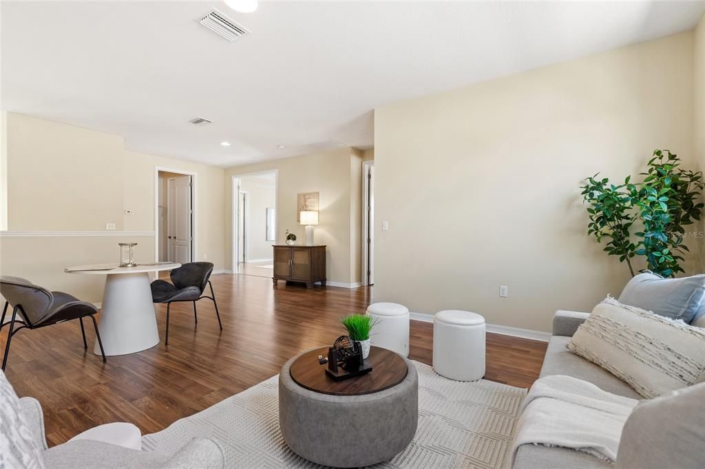 合同活跃: $749,900 (5 贝兹, 4 浴室, 4259 平方英尺)