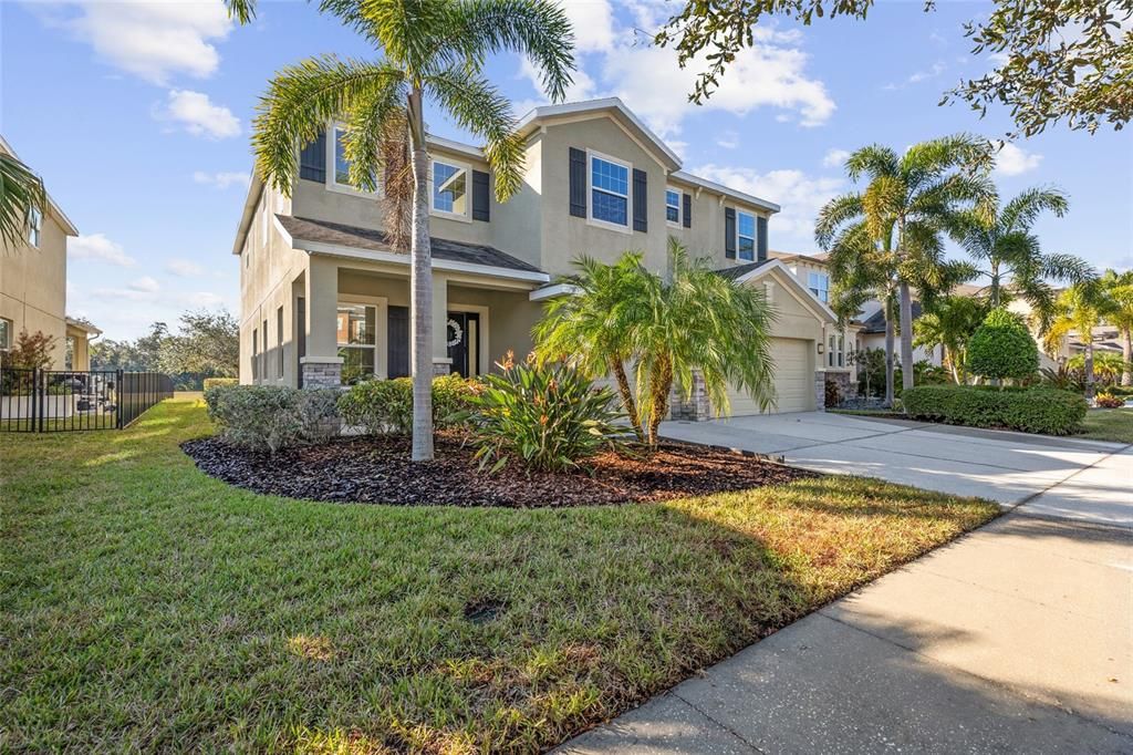 合同活跃: $749,900 (5 贝兹, 4 浴室, 4259 平方英尺)