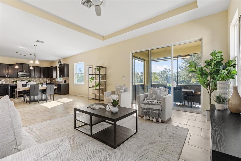 合同活跃: $749,900 (5 贝兹, 4 浴室, 4259 平方英尺)