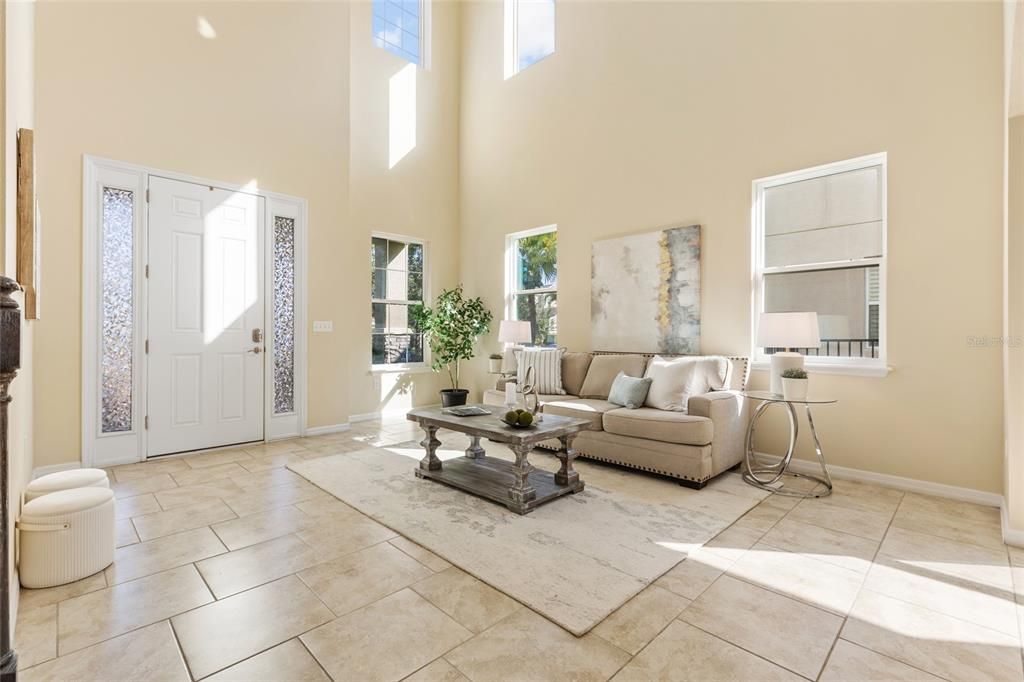 合同活跃: $749,900 (5 贝兹, 4 浴室, 4259 平方英尺)