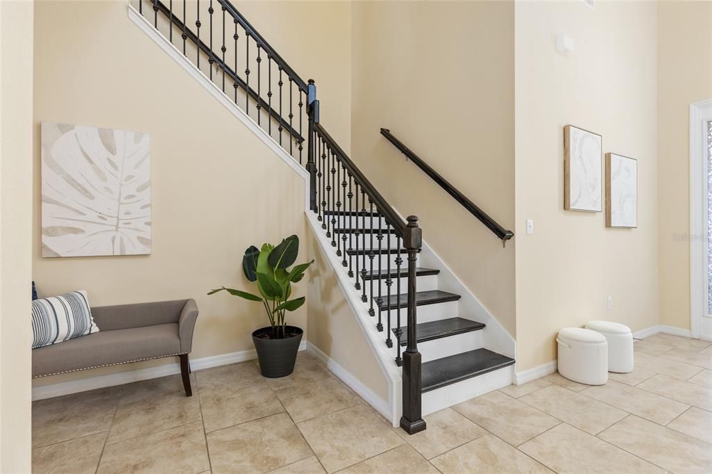 合同活跃: $749,900 (5 贝兹, 4 浴室, 4259 平方英尺)