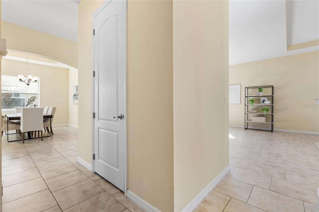 合同活跃: $749,900 (5 贝兹, 4 浴室, 4259 平方英尺)