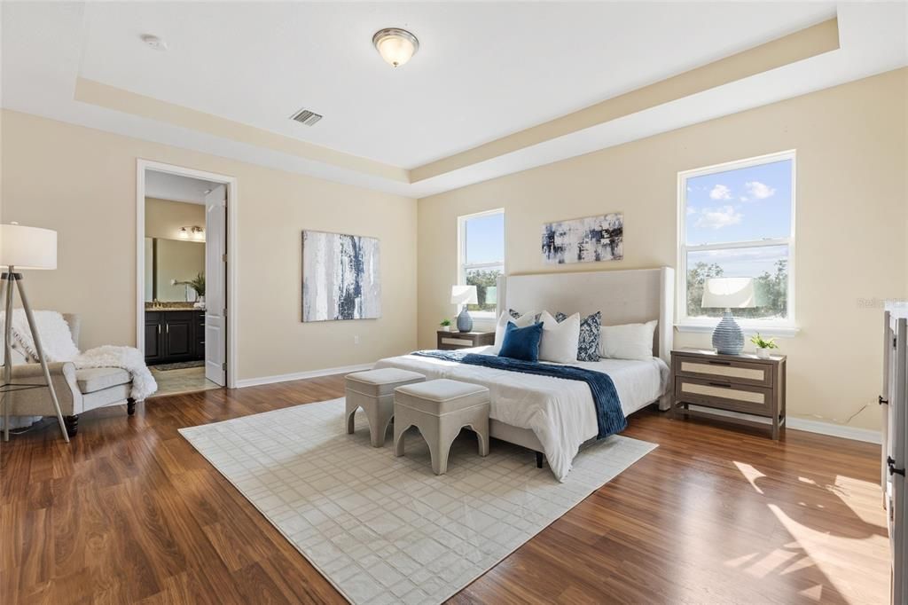 合同活跃: $749,900 (5 贝兹, 4 浴室, 4259 平方英尺)