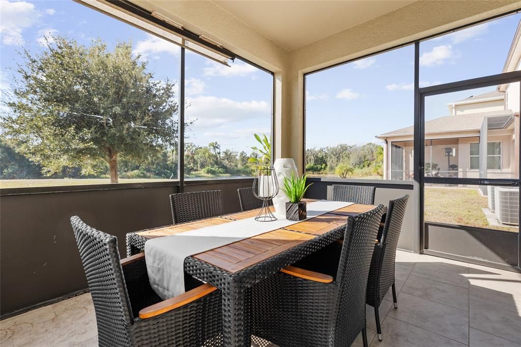 合同活跃: $749,900 (5 贝兹, 4 浴室, 4259 平方英尺)