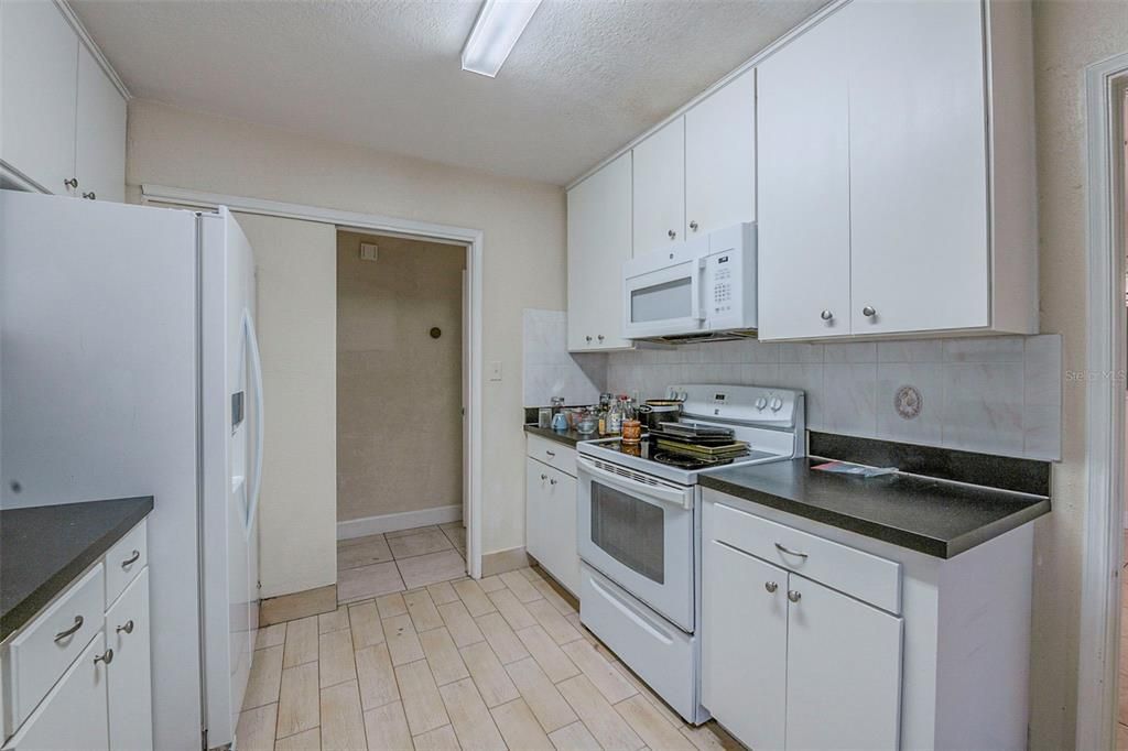 Active With Contract: $449,900 (3 beds, 2 baths, 2277 Square Feet)