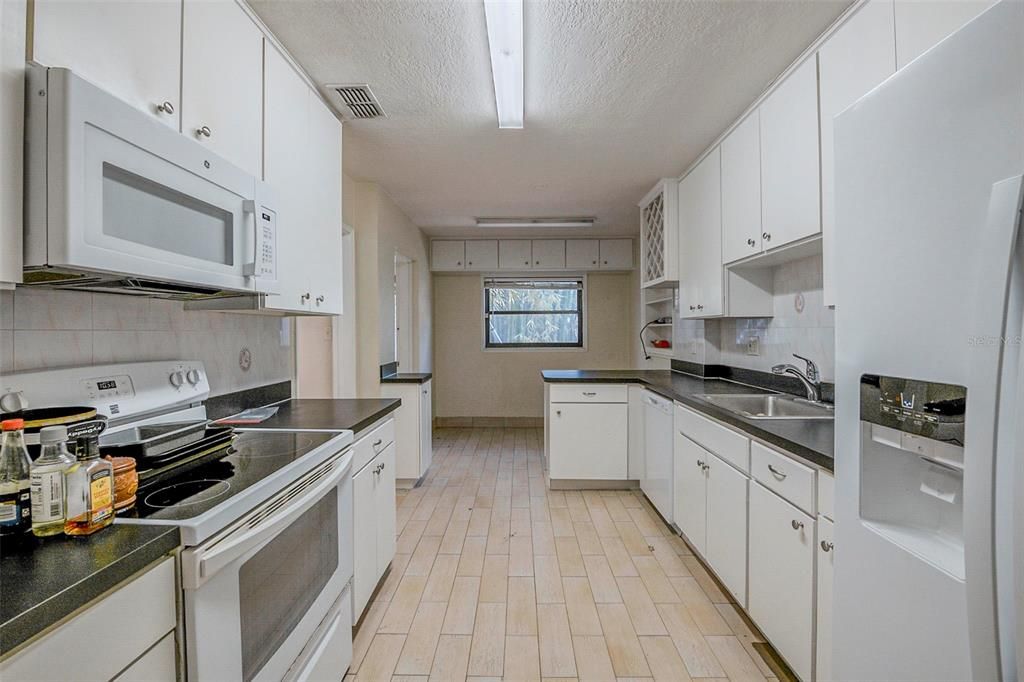 Active With Contract: $449,900 (3 beds, 2 baths, 2277 Square Feet)