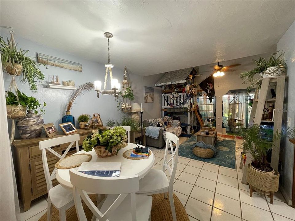 待售: $169,900 (2 贝兹, 2 浴室, 1070 平方英尺)