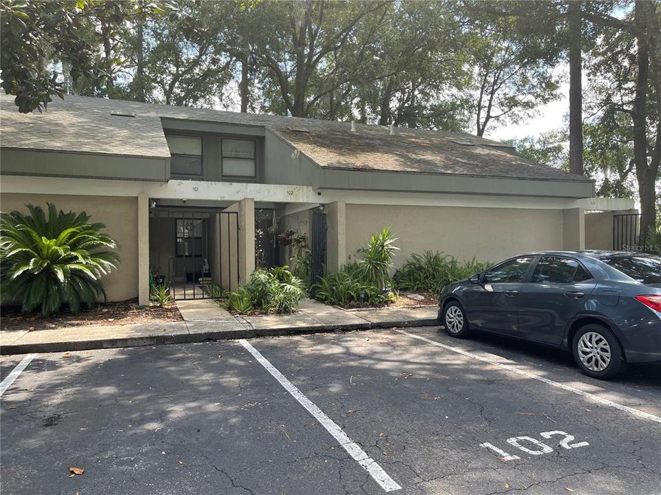 待售: $169,900 (2 贝兹, 2 浴室, 1070 平方英尺)