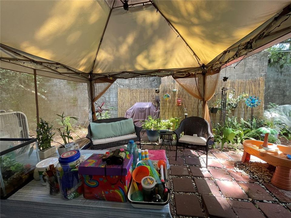 待售: $169,900 (2 贝兹, 2 浴室, 1070 平方英尺)