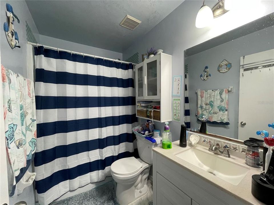 待售: $169,900 (2 贝兹, 2 浴室, 1070 平方英尺)