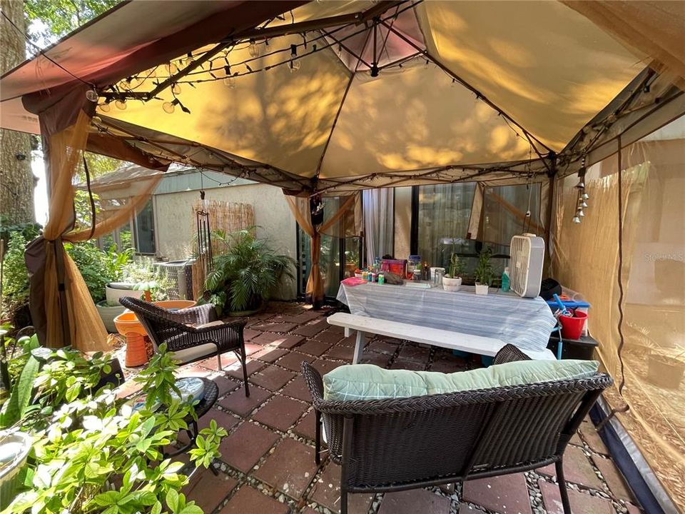 待售: $169,900 (2 贝兹, 2 浴室, 1070 平方英尺)