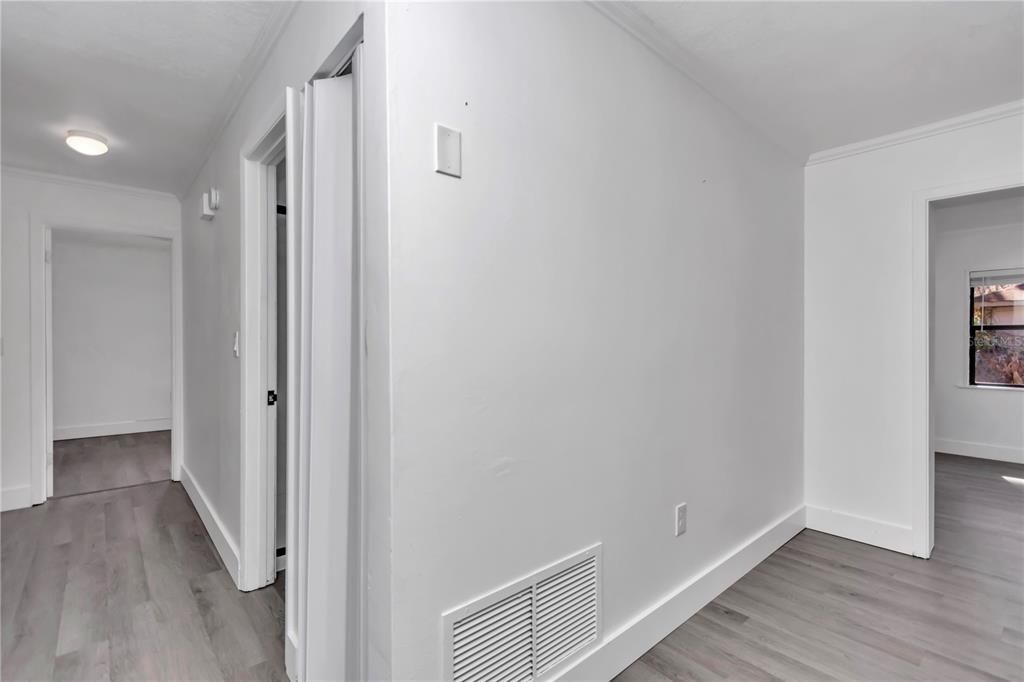 Active With Contract: $299,900 (3 beds, 3 baths, 1960 Square Feet)