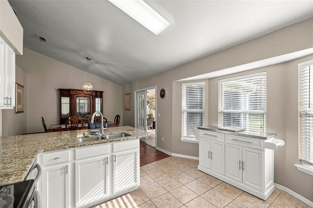 En Venta: $664,900 (4 camas, 2 baños, 3686 Pies cuadrados)