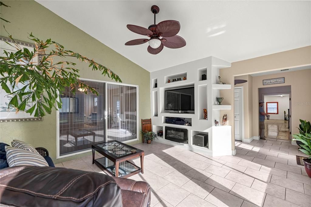 En Venta: $664,900 (4 camas, 2 baños, 3686 Pies cuadrados)