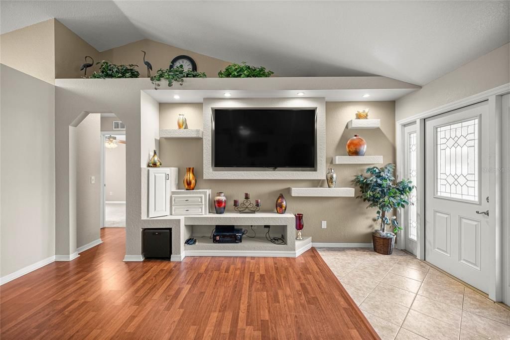 En Venta: $664,900 (4 camas, 2 baños, 3686 Pies cuadrados)