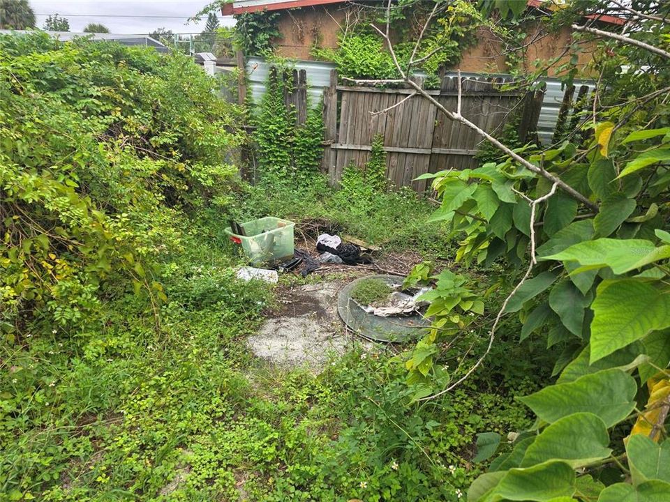 Active With Contract: $295,000 (4 beds, 3 baths, 1686 Square Feet)