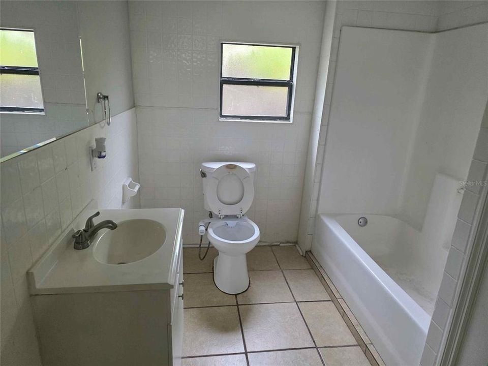 Active With Contract: $295,000 (4 beds, 3 baths, 1686 Square Feet)