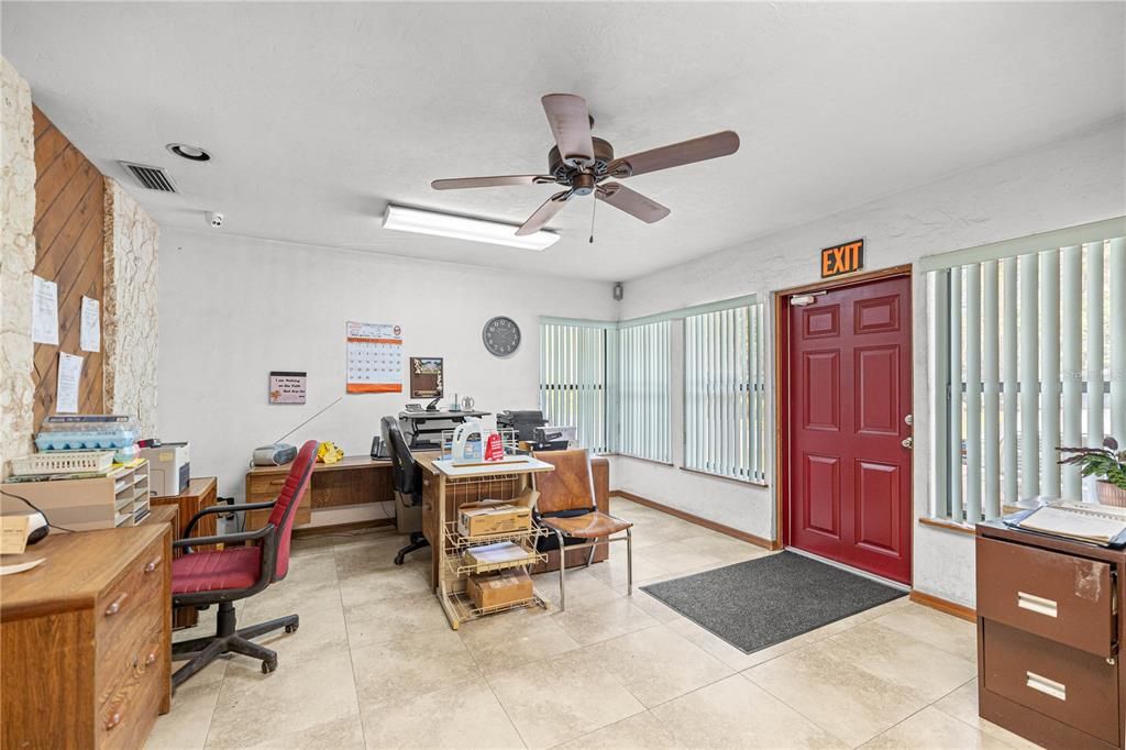 合同活跃: $725,000 (0 贝兹, 0 浴室, 1392 平方英尺)